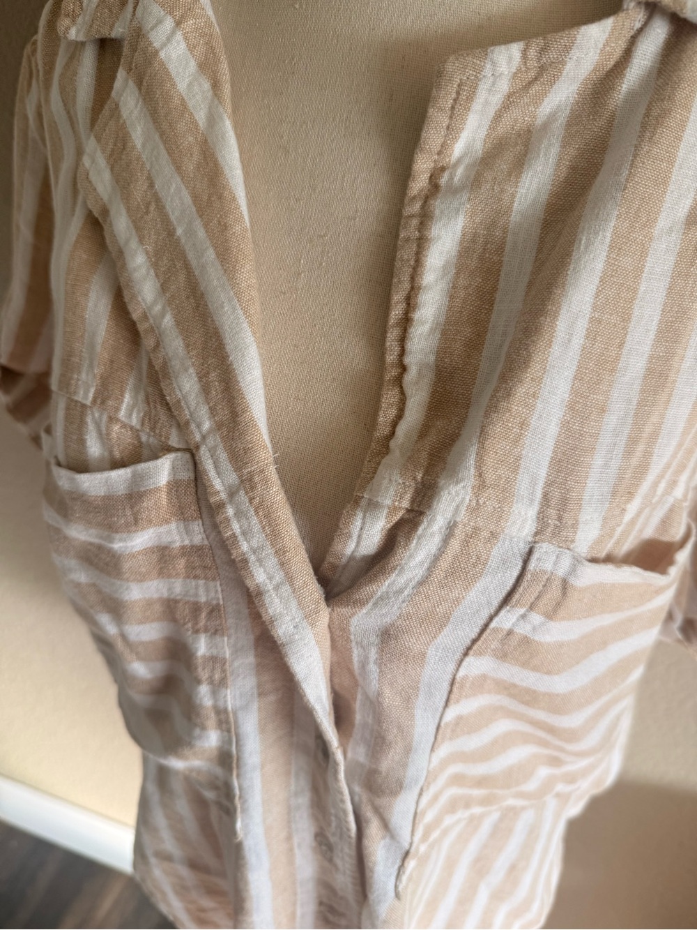 Universal Thread Beige and White Striped Button-Down Short Sleeve Shirt - Picture 2 of 3